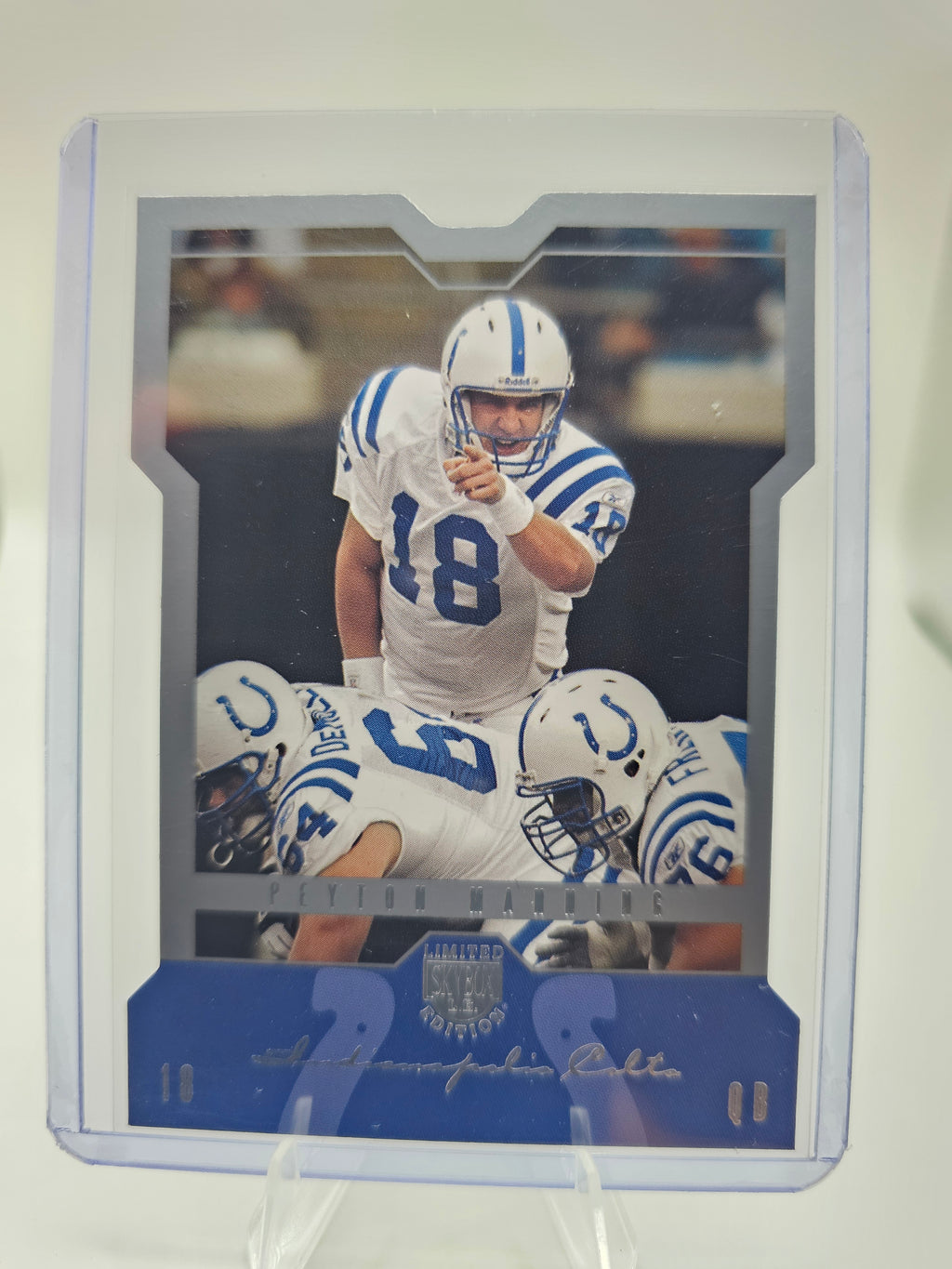 2004 SkyBox LE #14 Peyton Manning