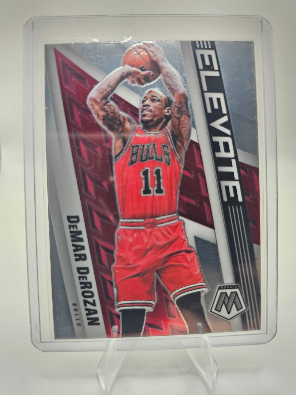 2021-22 Panini Mosaic #16 DeMar DeRozan Elevate